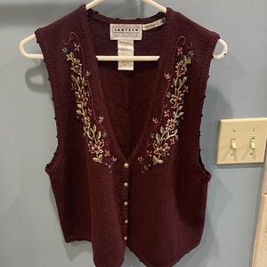 Floral Embroidery vintage Jantzen Classics hand-embroidered sweater vest